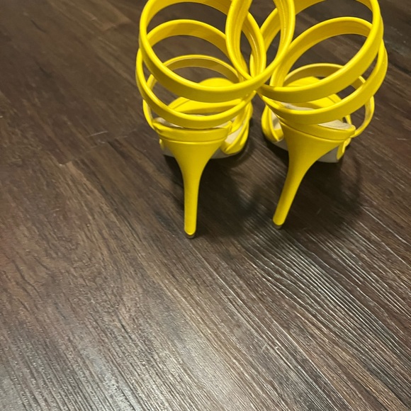 Yellow, ankle wrap heels. - Picture 2 of 4